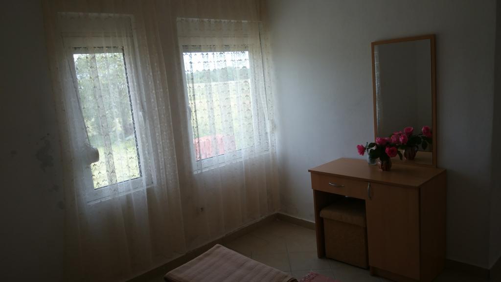 Luce Di Sole Apartment Ulcinj Exterior photo