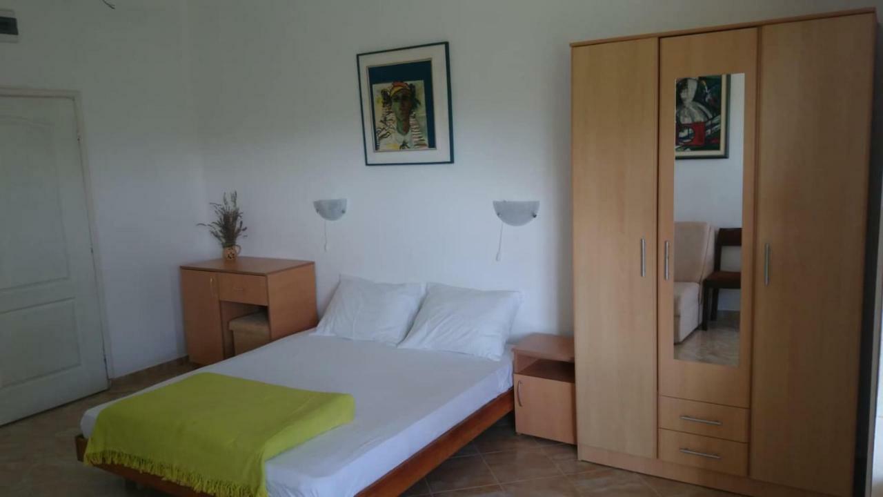Luce Di Sole Apartment Ulcinj Exterior photo